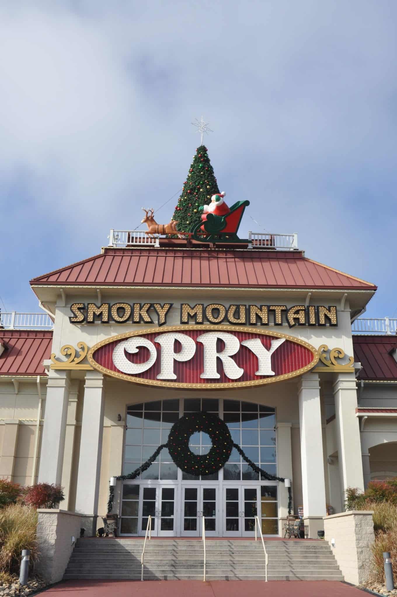 4 Wonderful Christmas Shows in Pigeon That Will Get You into the