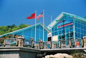 A photo of the outside of Ripley's Aquarium of the Smokies in Gatlinburg, Tennessee.