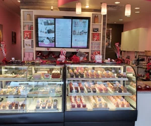 GiGi’s Cupcakes interior