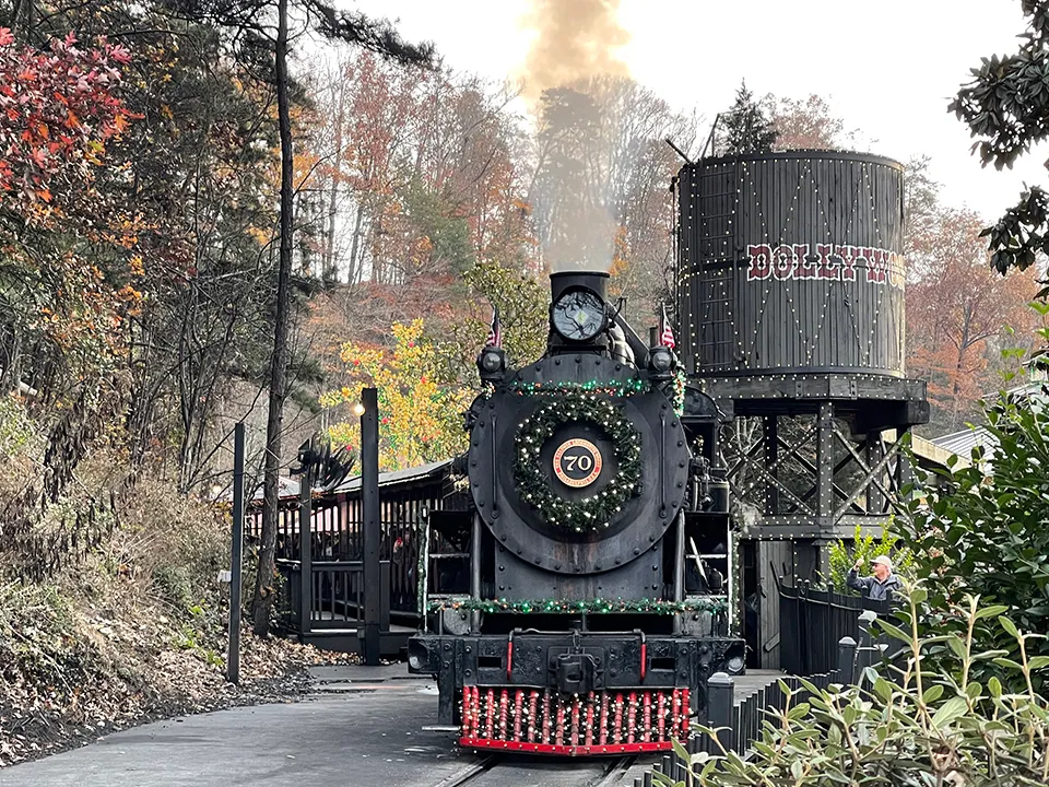 Dollywood train