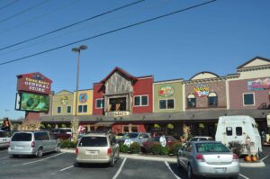 three-bears-general-store-pigeon-forge