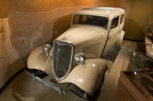 display car at alcatraz east