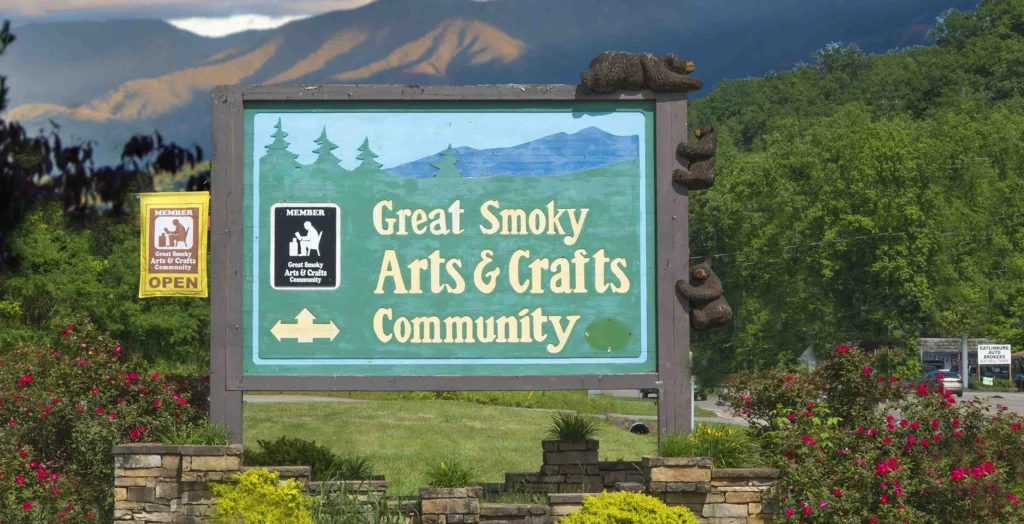 Great Smoky Arts and Crafts Community sign