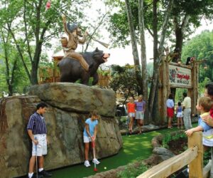 Ripley’s Davy Crockett Mini-Golf exterior