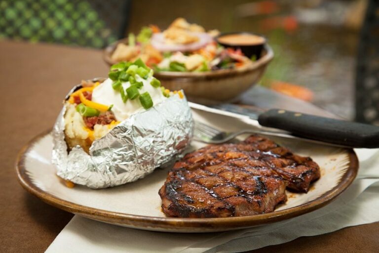 Pottery House Café & Grille Pigeon