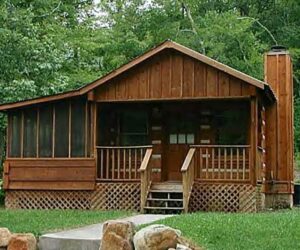 Bluff Mountain Cabin exterior