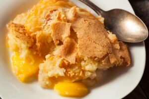 peach cobbler at pigeon forge restaurant