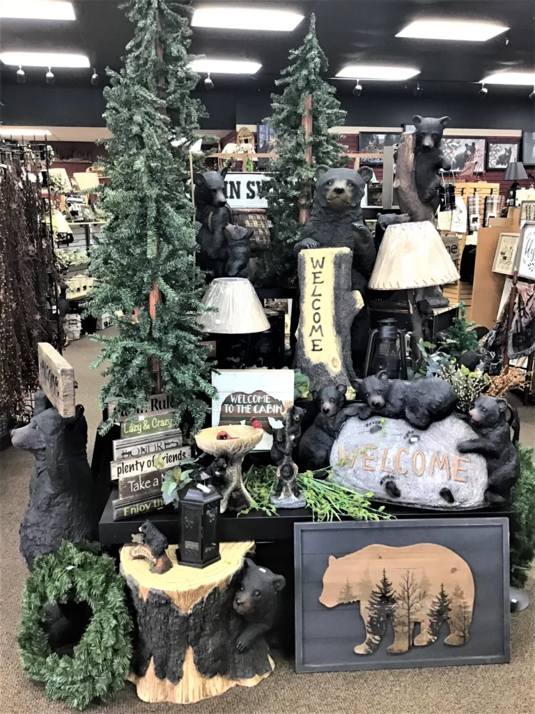 inside the Smoky Mountain Decor