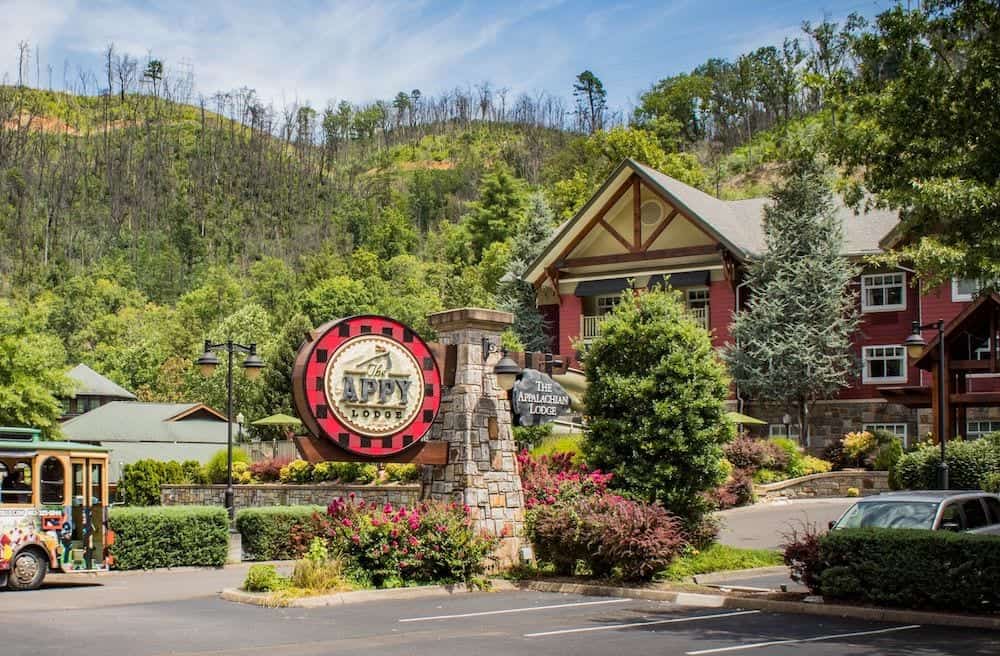 The Appy Lodge | Best Places to Stay in The Smokies
